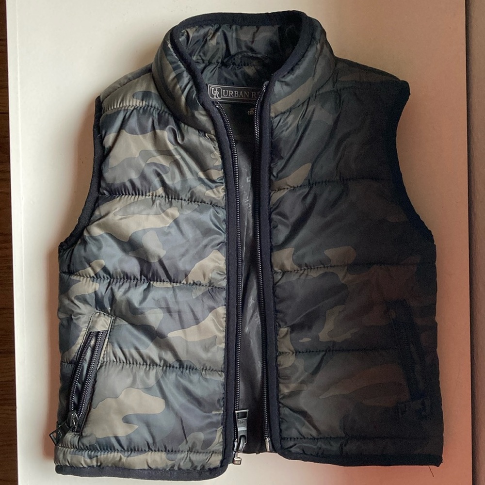 Camp puffer vest